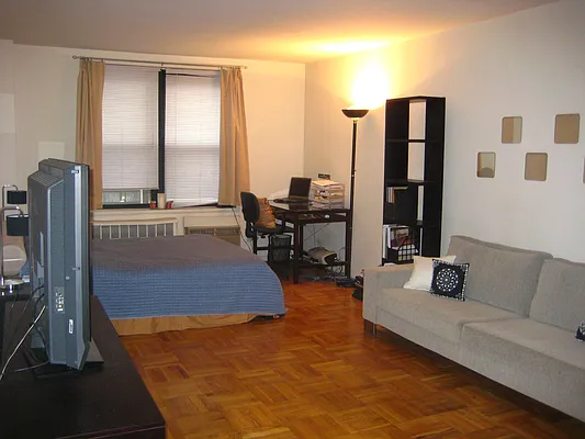 Rented by Paley Management | media 19