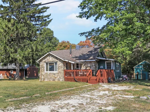 82248 45th Ave, Coloma, MI 49038