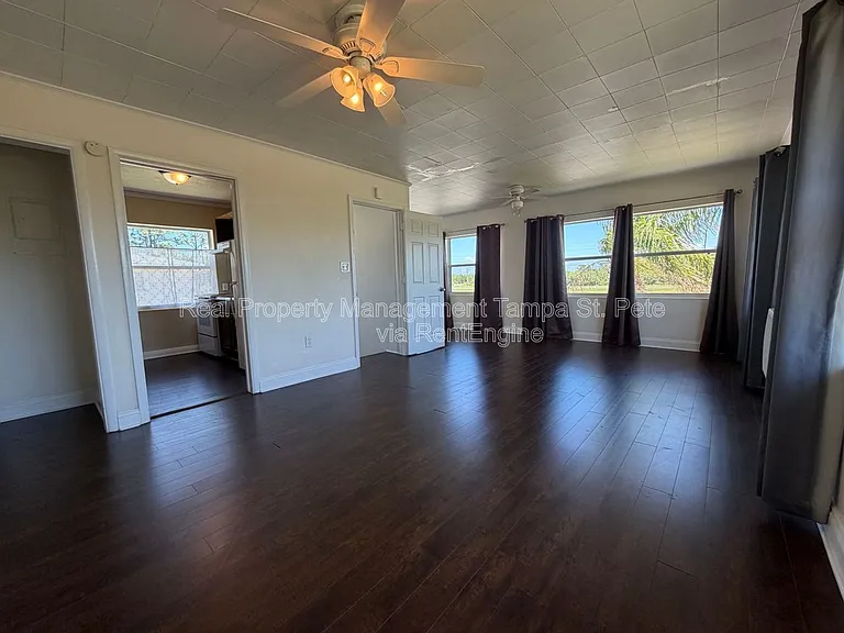 6900 Miami Dr #2 — Photo 3