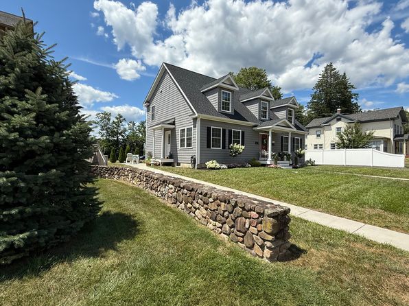 394 N Main St UNIT B