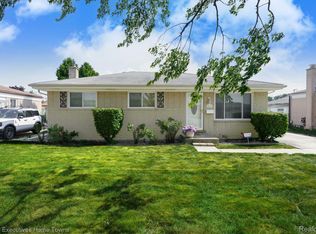 15616 Alsip St, Roseville, MI 48066