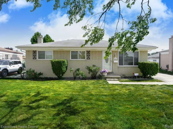 15616 Alsip St, Roseville, MI 48066