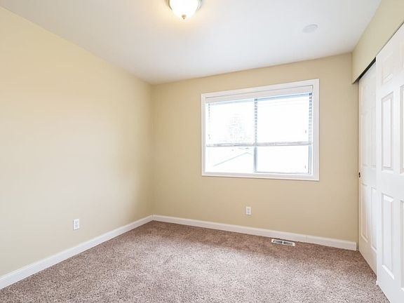 4th image of 2539 164th St E