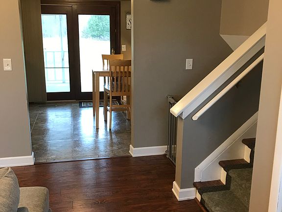 3rd image of 6955 Oak Hill Dr