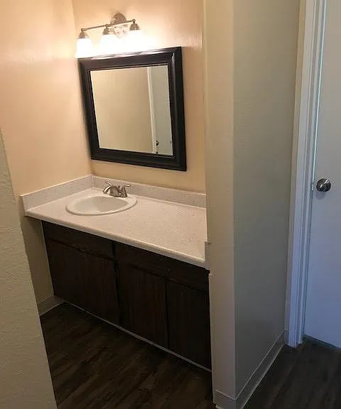 1829 Warren Ave #206 — Photo 12