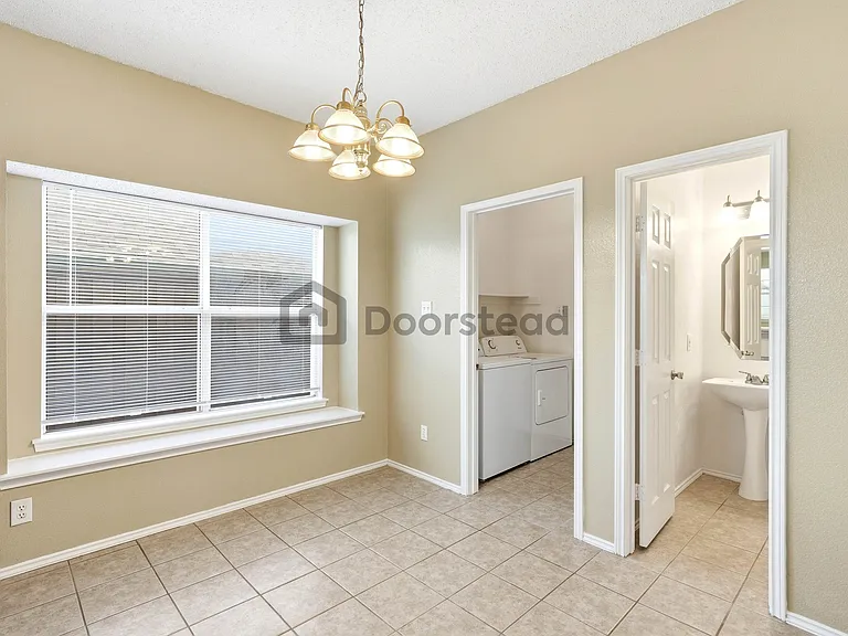 1352 Mae Dr — Photo 17