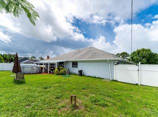 863 SE Sweetbay Ave, Port Saint Lucie, FL 34983