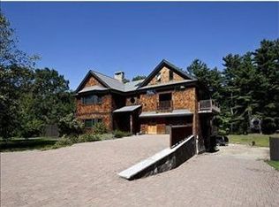 11 Haven St, Dover, MA 02030