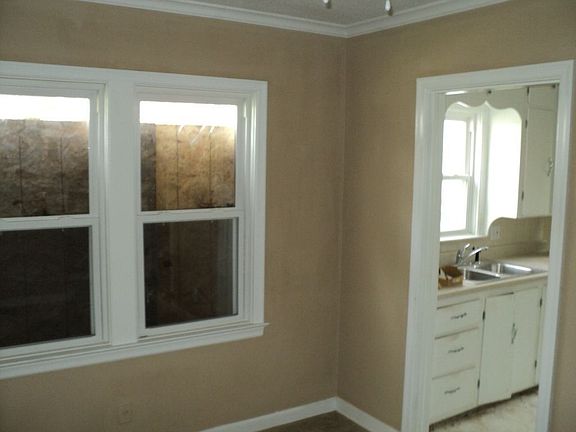 3rd image of 6119 S Benton Ave
