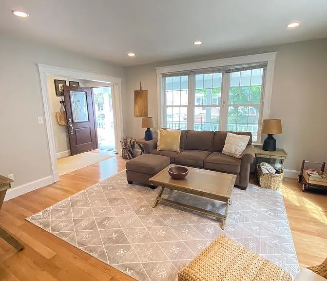 72 Thorndike St — Photo 3