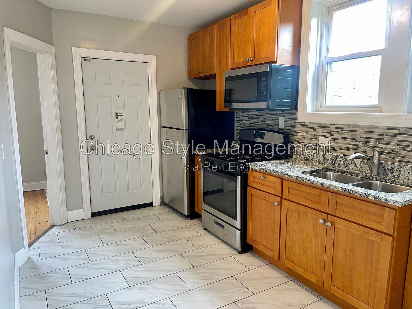 7822 S Kingston Ave — Photo 2