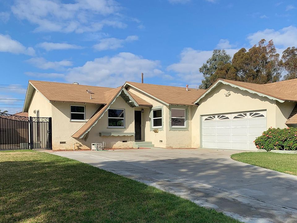 Darling Home with RV/Boat Parking behind Gate