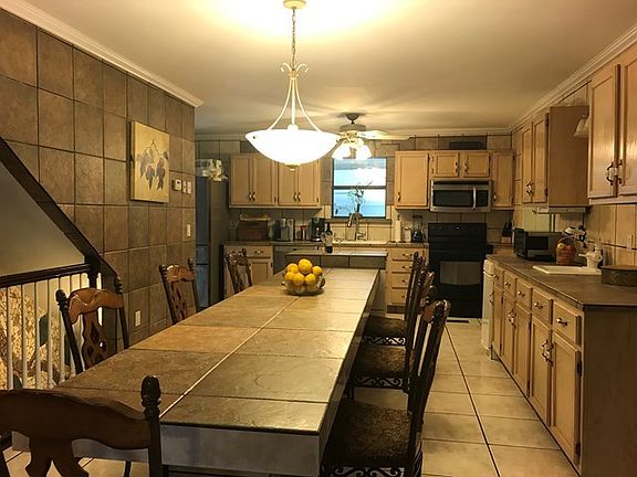 Kitchen/Breakfast Bar