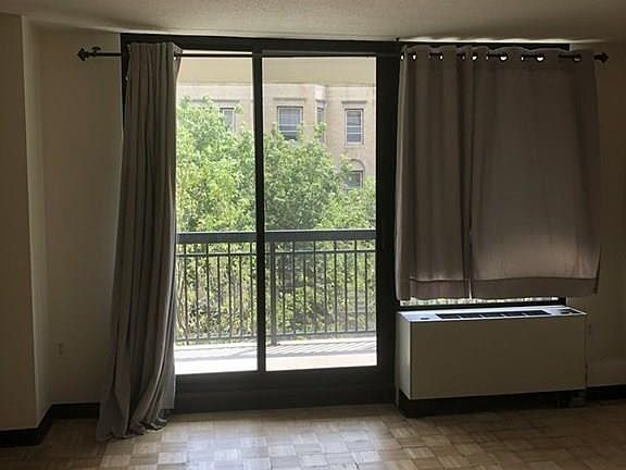 4th image of 60 Longwood Ave APT 209