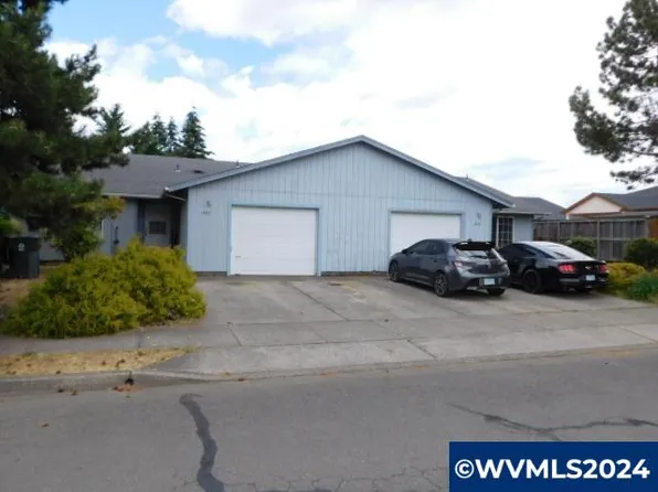 1401 W Locust St, Stayton, OR 97383