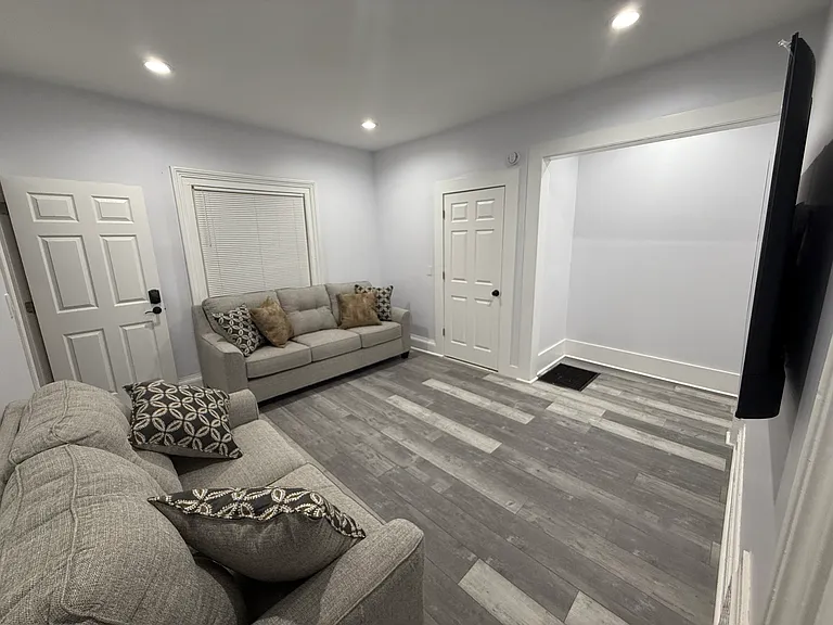 9 Mather St #1 — Photo 1