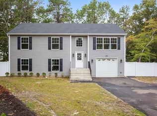 119 Middle Country Rd, Ridge, NY 11961