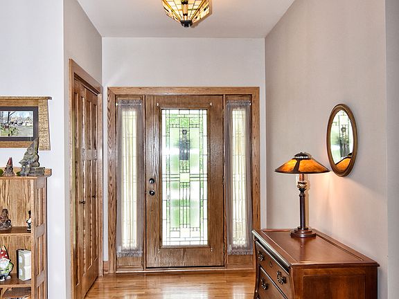 4th image of 319 W Chester Dr