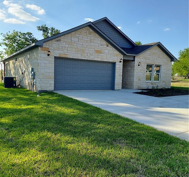 1st image of 121 Spanish Oak Trl