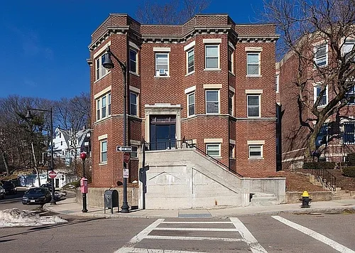 1725 Commonwealth Ave Photo 1
