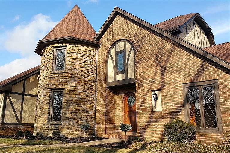 1st image of 878 Rosewood Dr