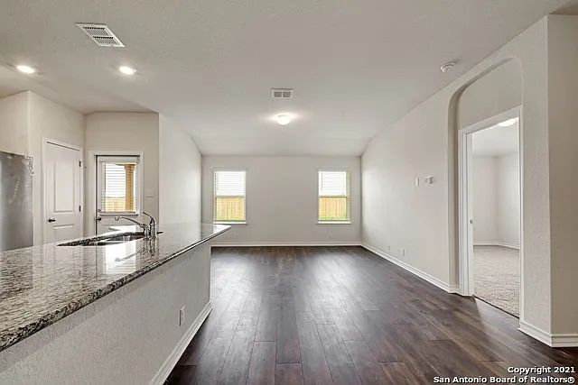 3 bed, 2.0 bath, 1442 sqft, $1,825 — Photo 4