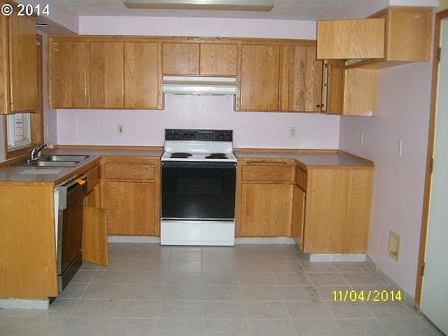 2nd image of 2584 NE Norton Ct