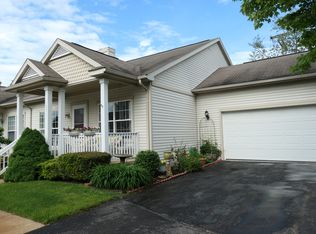 10331 Wind Crest Cir, Hamburg, MI 48139