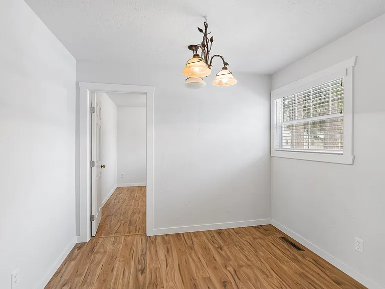 220 Minnesota Ave — Photo 10