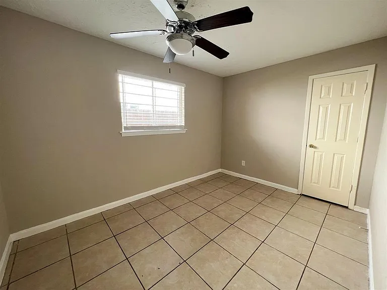 6736 W Fuqua Dr — Photo 20