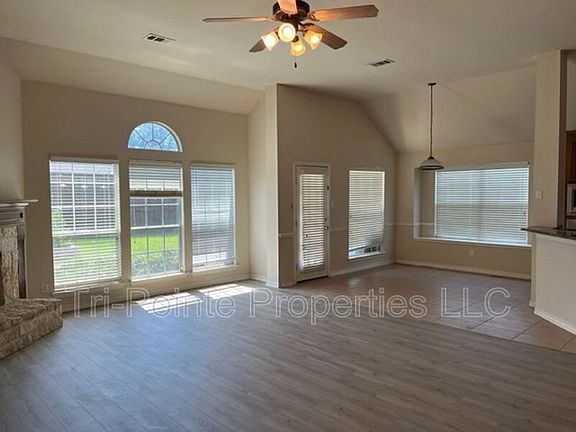 5th image of 2110 Hollow Way