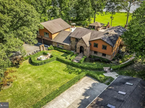 7914 Lowtide Ct, Pasadena, MD 21122