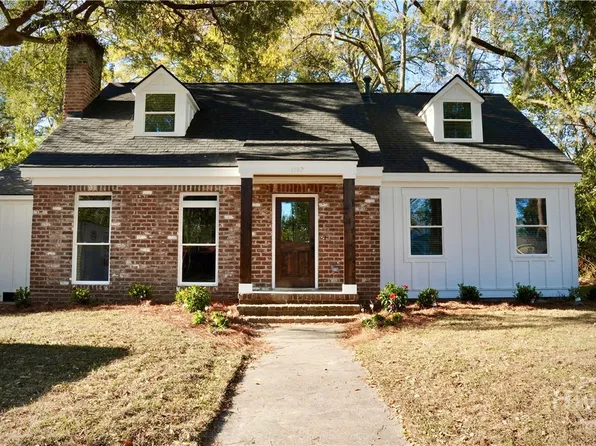 1402 N Camden Circle, Savannah, GA 31406