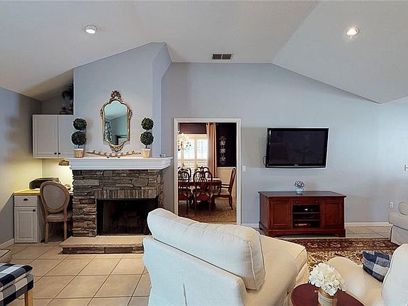 3rd image of 3204 Cullendale Dr
