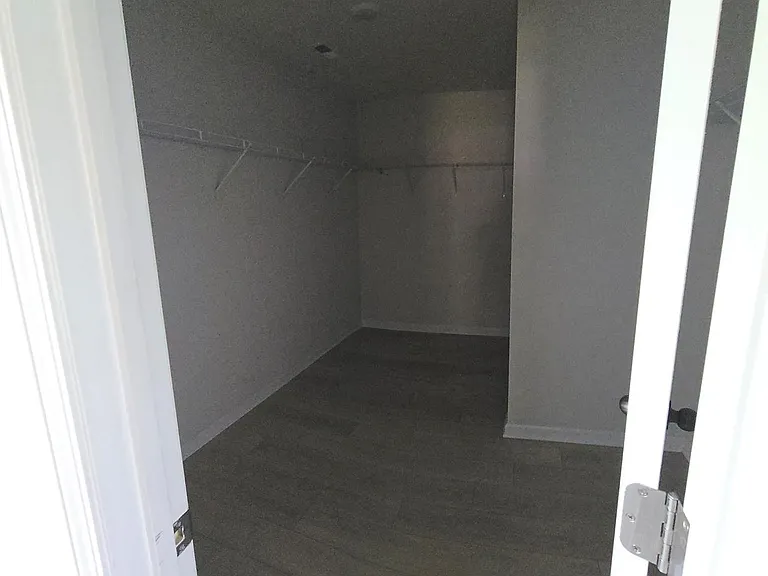 223 Brentwood Dr — Photo 14