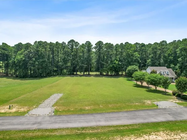 20 Landing West Way, Hartfield, VA 23071