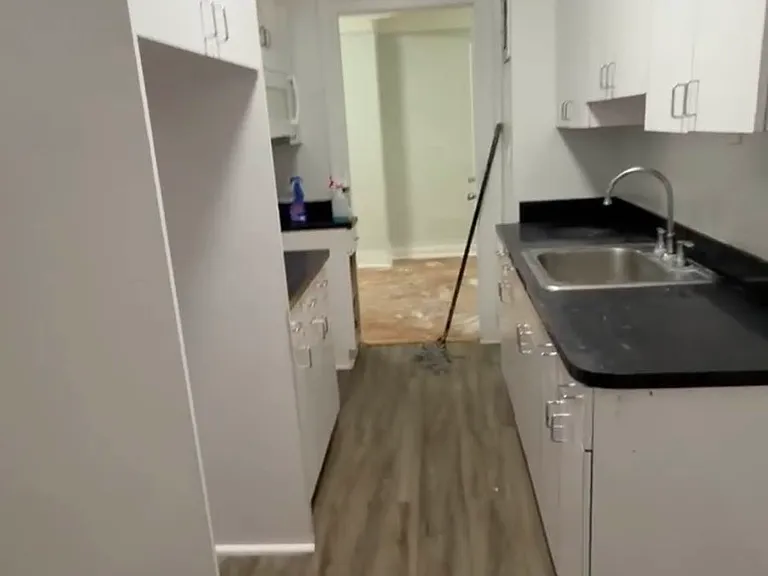 525 E 21st St #3 — Photo 1