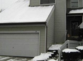 39 Forest Cove Dr, Akron, OH 44319