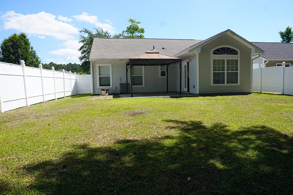 Building Photo - 673 Oakhurst Dr