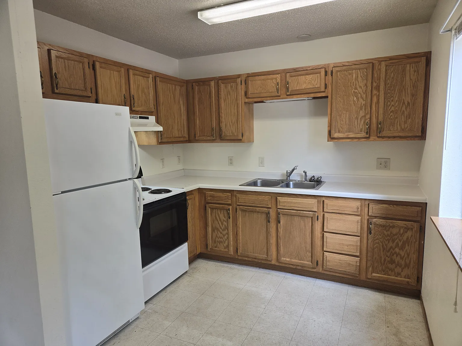 6 bed, $1,575 — Photo 2