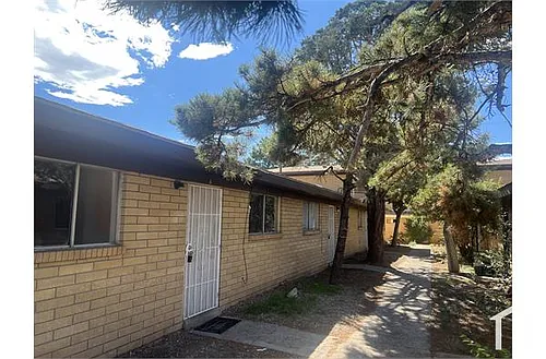 545 Palomas Dr SE #B Photo 1