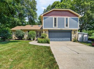 13824 Nansemond Dr, Carmel, IN 46032