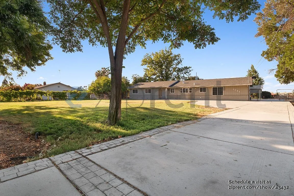4 bed, 2417 sqft, $3,350 — Photo 1
