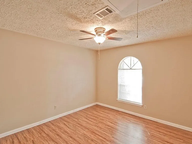 2107 W Lacey Oak Cir — Photo 21