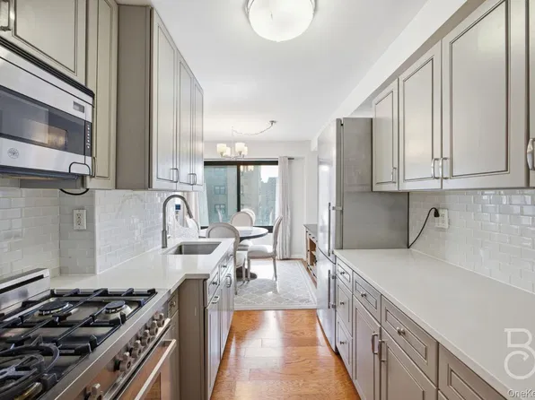 33-43 14th Street #10A, Astoria, NY 11106