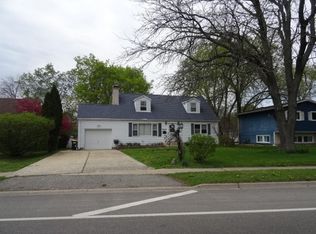 574 McHenry Ave, Crystal Lake, IL 60014