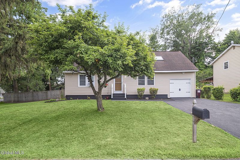 2nd image of 27 Wendell Drive