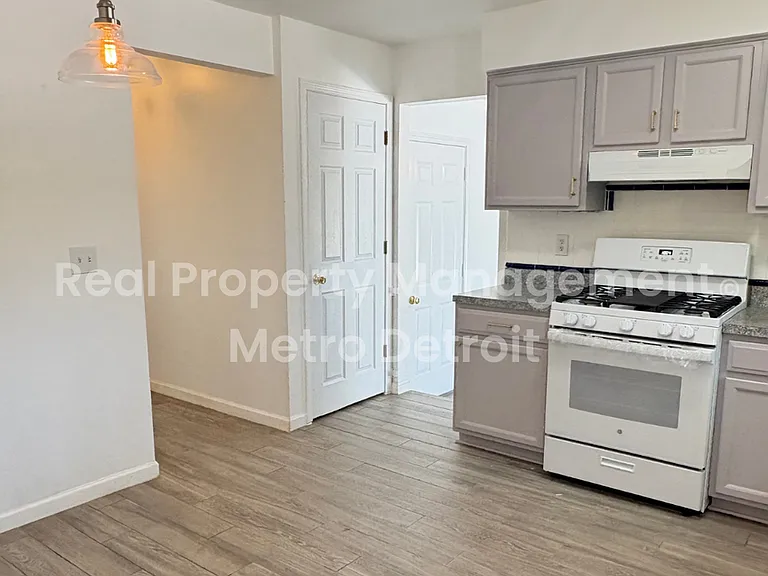 6994 York St — Photo 7