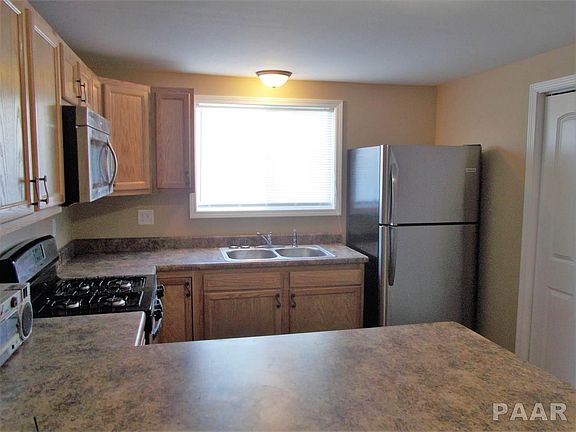 5th image of 603 W Avenue E