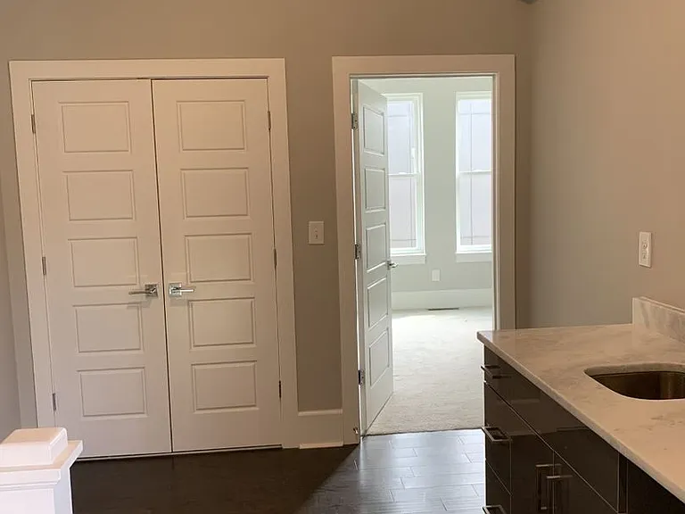 456 Parkway Dr #9 — Photo 24
